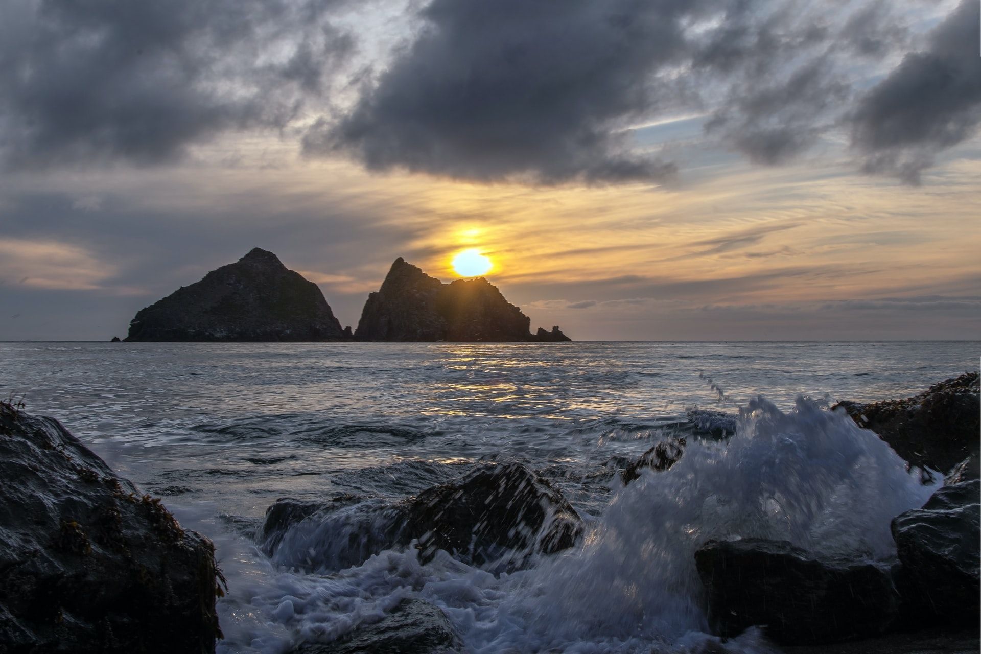 Poldark Filming Location 1: Holywell Bay