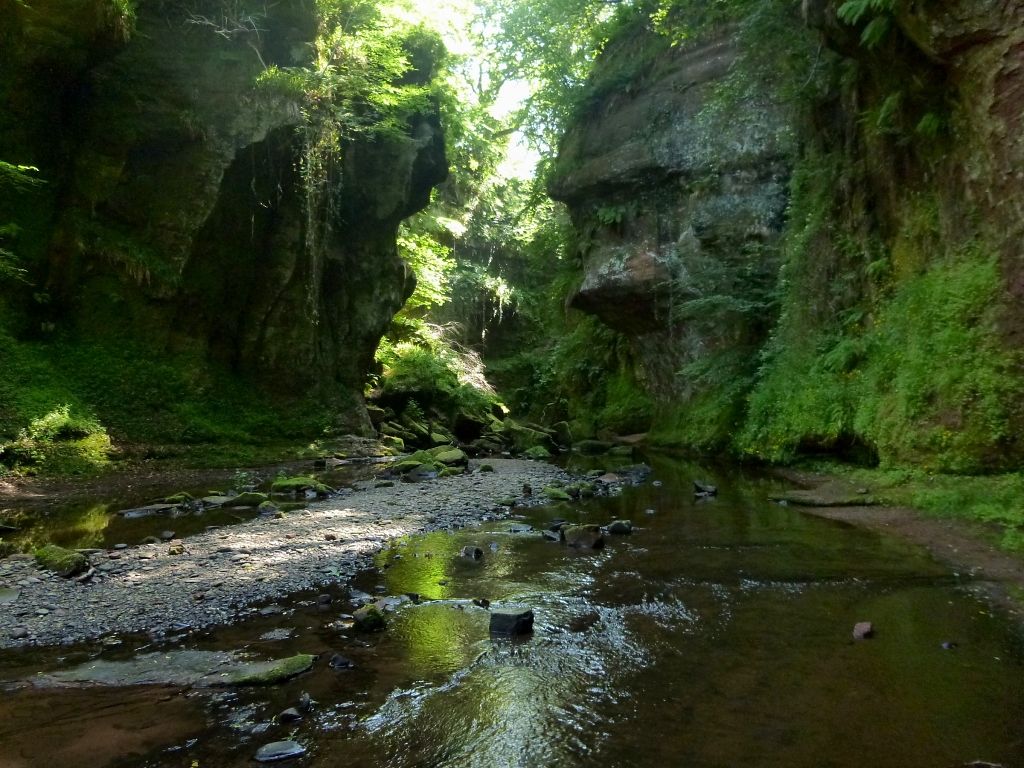 Outlander Filming Locations: Devil's Pulpit in Finnich Glen