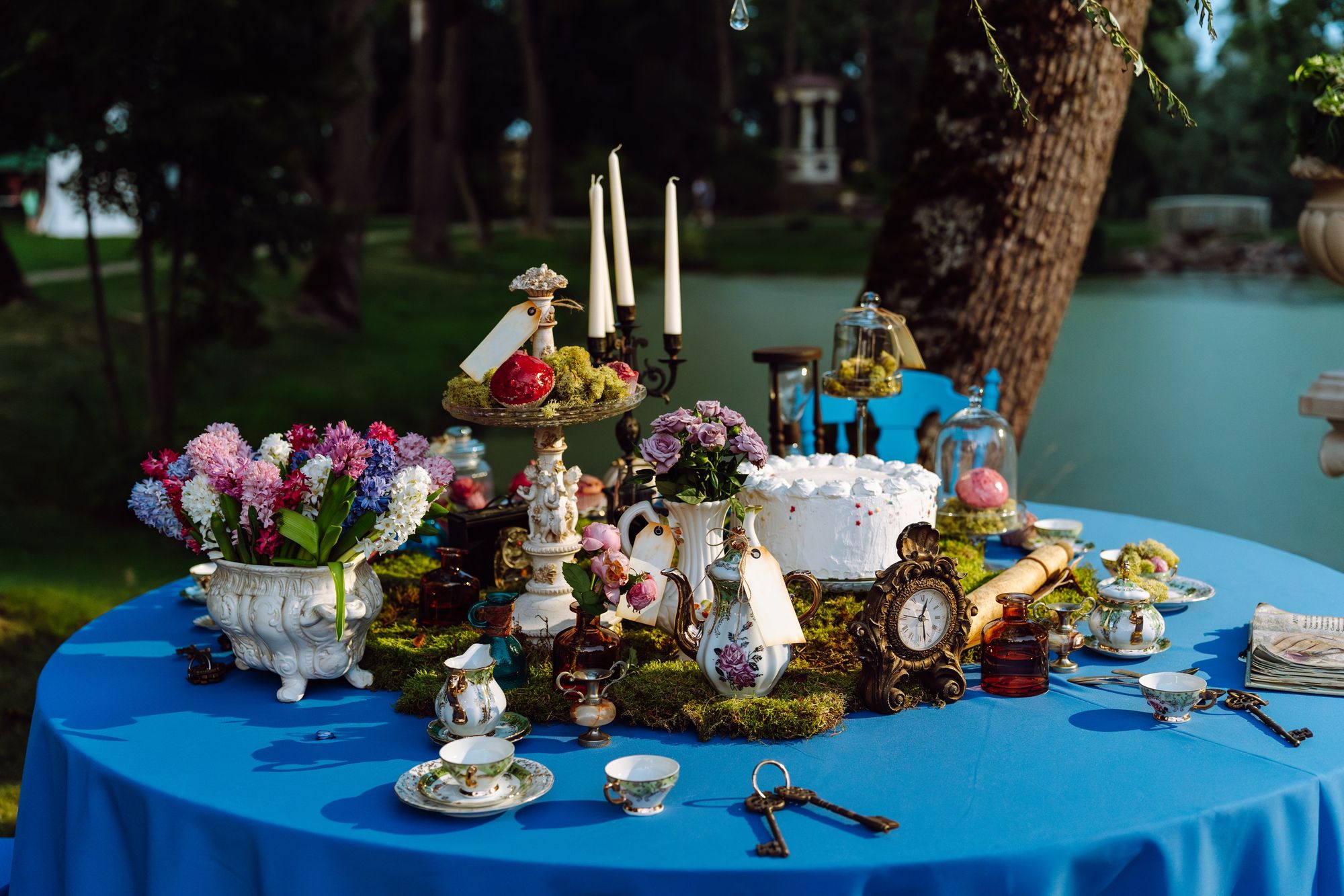 Alice in wonderland party decorations discount